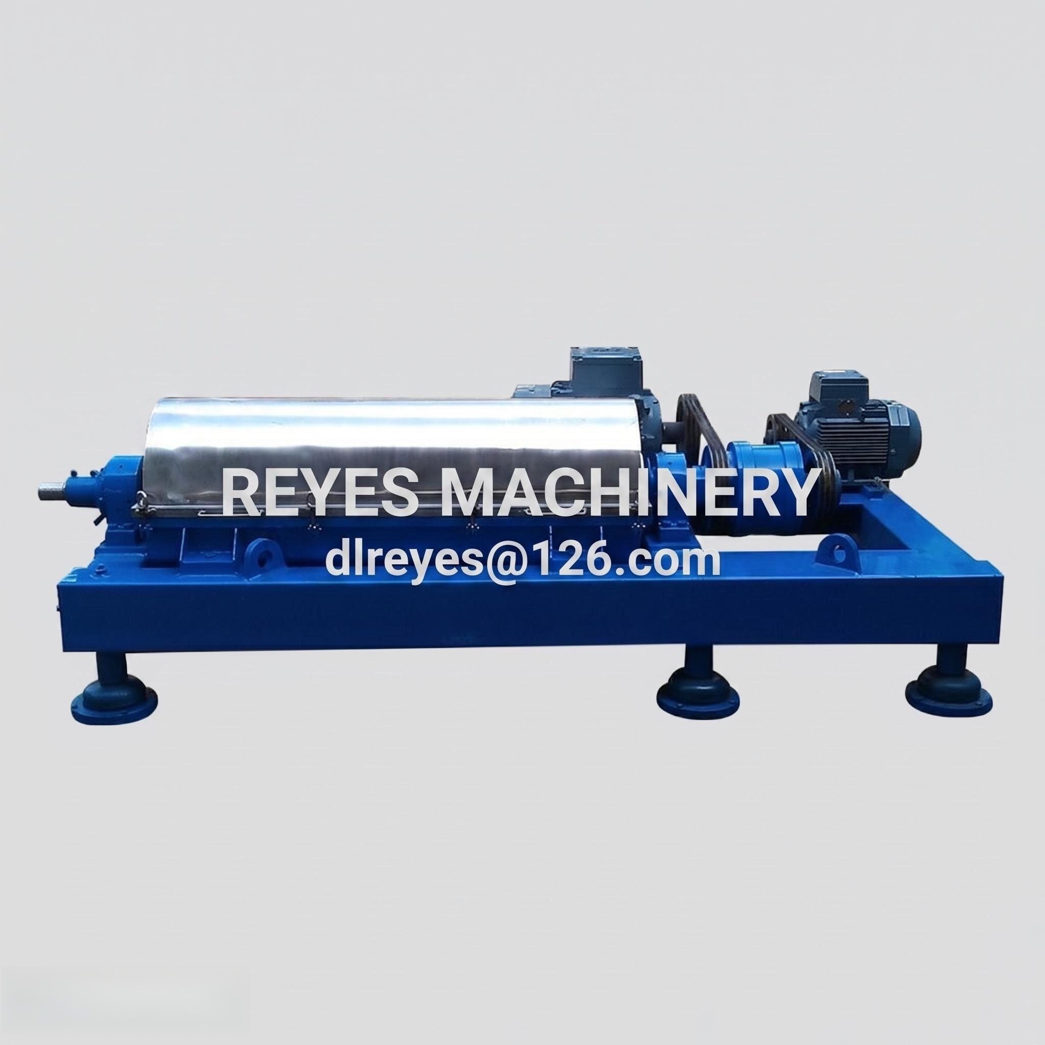 Decanter centrifuge for industrial separation